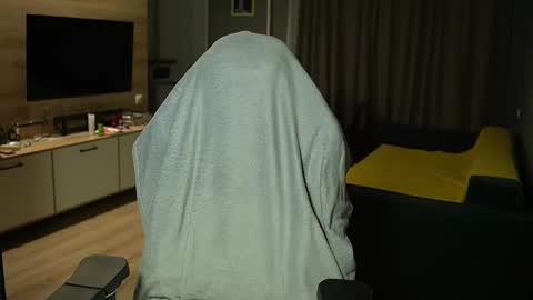 OLIVERpvt is open online show from February 16, 3:13 am