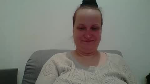 Snapshot of _squirty_pussyyy_ chatting on October 9, 3:04 am Melisa online show from October 9, 3:04 am