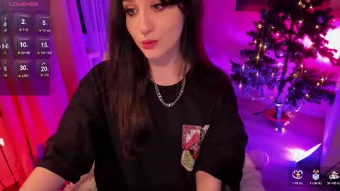 _sserendipityy_ online show from February 1, 9:24 pm