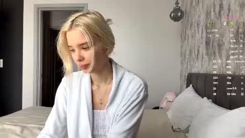 Snapshot of _stayhere chatting on June 14, 8:05 am Stasy online show from June 14, 8:05 am