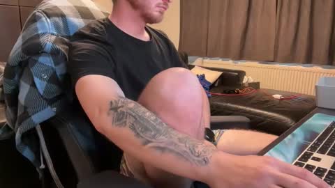 _stevie___ online show from October 24, 3:30 pm