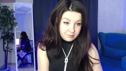 Snapshot of _still_her chatting on December 3, 1:35 am Erica online show from December 3, 1:35 am