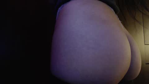 Snapshot of _submissiveamy888 chatting on February 9, 3:32 am _submissiveamy888 online show from February 9, 3:32 am
