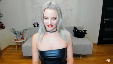 Marie online show from January 24, 4:06 pm