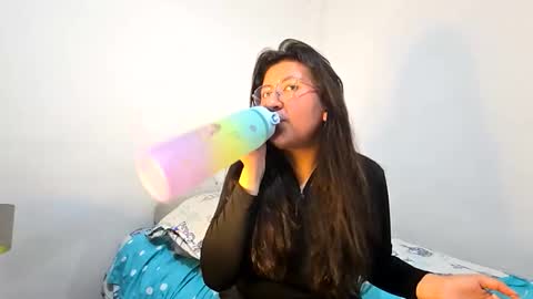 Snapshot of _sweet_melodyy chatting on March 8, 2:37 am _sweet_melodyy online show from March 8, 2:37 am