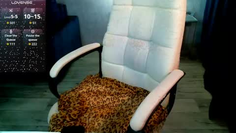 Snapshot of _sweet_ruby_ chatting on May 12, 10:12 am Milana welcome to my world online show from May 12, 10:12 am