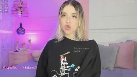 _tammarra_ online show from October 7, 10:51 pm