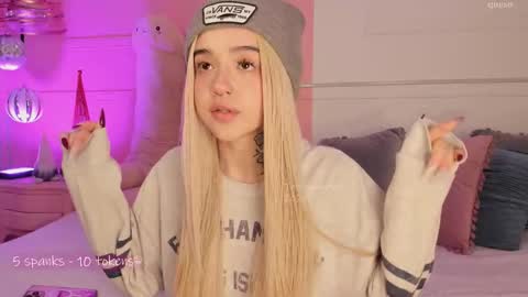 _tammarra_ online show from January 7, 12:40 pm