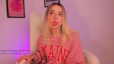 Snapshot of _tammarra_ chatting on April 14, 10:27 pm _tammarra_ online show from April 14, 10:27 pm
