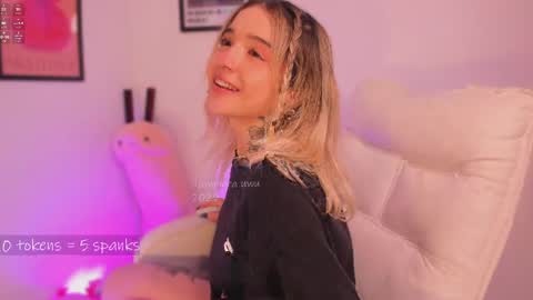 Snapshot of _tammarra_ chatting on May 2, 5:29 pm _tammarra_ online show from May 2, 5:29 pm