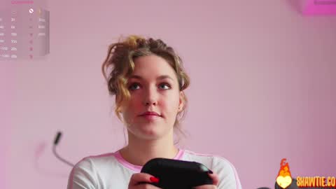 Snapshot of _taylor_swift chatting on November 23, 6:24 am Taylor online show from November 23, 6:24 am