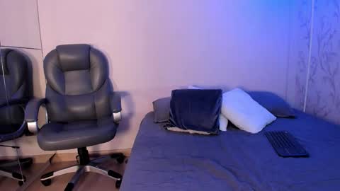 _taylorblack online show from February 16, 11:39 am