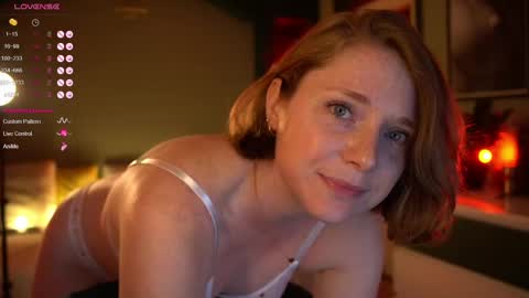 Snapshot of _the_sun_ chatting on April 19, 5:56 pm Evi online show from April 19, 5:56 pm