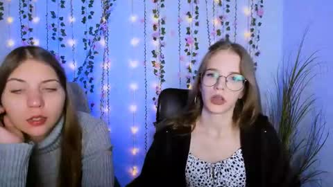 _tiana_moon online show from September 22, 6:15 am