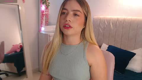 _tiffany1 online show from May 27, 1:57 am
