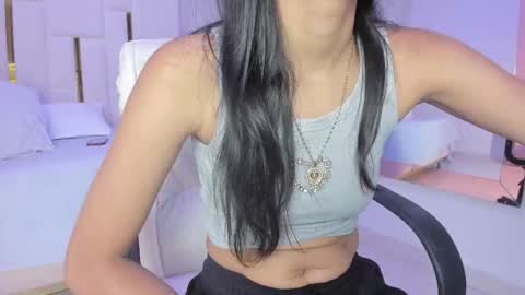 Snapshot of _tinyrousse_ chatting on October 3, 7:22 pm Rousse online show from October 3, 7:22 pm