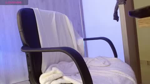 Snapshot of _tinyrousse_ chatting on February 25, 5:44 pm Rousse online show from February 25, 5:44 pm