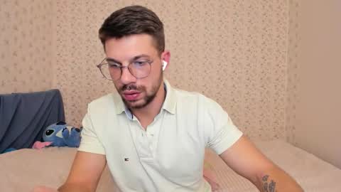 Tony Wolf online show from December 18, 9:43 pm