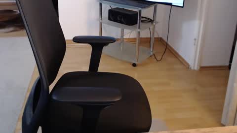 _trythis_ online show from November 10, 9:03 pm