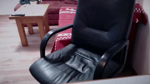 _trythis_ online show from February 1, 5:44 pm