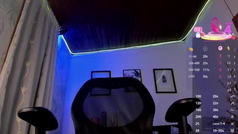 Snapshot of _tyler_joness chatting on October 12, 4:11 am Tyler online show from October 12, 4:11 am