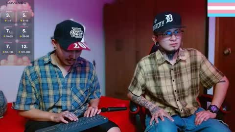 Snapshot of _tyler_joness chatting on December 1, 2:16 am Tyler online show from December 1, 2:16 am