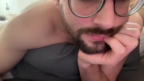 Snapshot of _ur_happy_meal chatting on December 28, 3:04 pm DJ online show from December 28, 3:04 pm