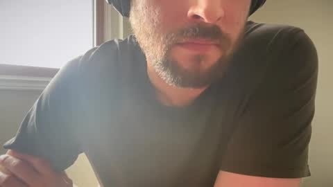 Snapshot of _ur_happy_meal chatting on February 25, 5:36 pm DJ online show from February 25, 5:36 pm