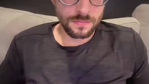 Snapshot of _ur_happy_meal chatting on October 12, 2:10 am DJ online show from October 12, 2:10 am