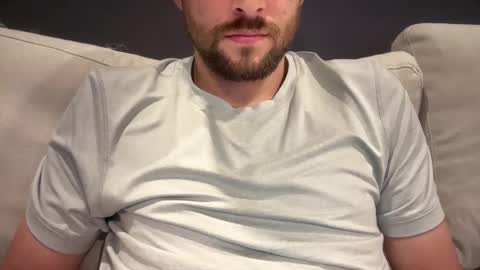 Snapshot of _ur_happy_meal chatting on November 17, 12:49 am DJ online show from November 17, 12:49 am