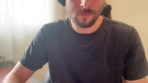 Snapshot of _ur_happy_meal chatting on March 25, 7:53 pm DJ online show from March 25, 7:53 pm