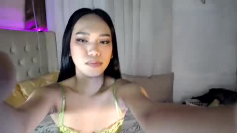 MS. apple online show from December 10, 7:11 pm