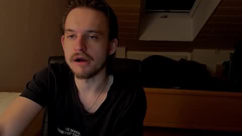 Snapshot of _v_l_a_d_ chatting on March 6, 4:09 am Vlad online show from March 6, 4:09 am