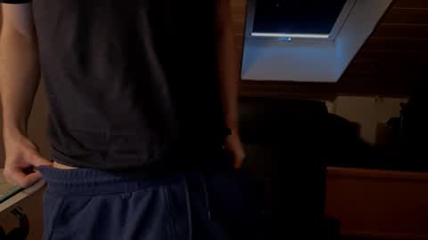 Snapshot of _v_l_a_d_ chatting on March 9, 6:06 am Vlad online show from March 9, 6:06 am