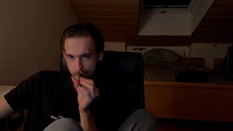 Snapshot of _v_l_a_d_ chatting on March 12, 5:52 pm Vlad online show from March 12, 5:52 pm