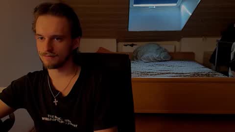 Snapshot of _v_l_a_d_ chatting on March 13, 10:11 am Vlad online show from March 13, 10:11 am