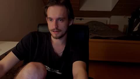 Snapshot of _v_l_a_d_ chatting on March 18, 8:12 pm Vlad online show from March 18, 8:12 pm