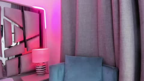 _valeria_saenz_ online show from June 12, 2:54 am