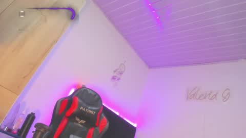    online show from March 5, 1:42 am