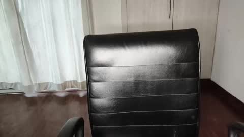 _vanshika_0 online show from October 13, 12:05 pm