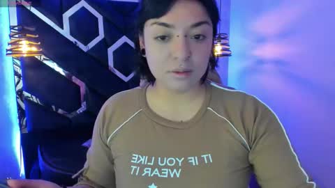 Snapshot of _vermell_ chatting on October 11, 7:23 pm   Vermeil   online show from October 11, 7:23 pm