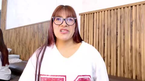 Veronica online show from October 6, 1:08 pm