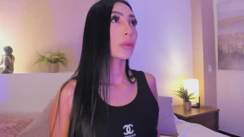 Snapshot of _victoria_lee chatting on April 11, 12:31 pm Victoria online show from April 11, 12:31 pm