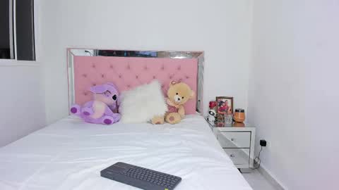 Violeta online show from February 25, 2:03 am