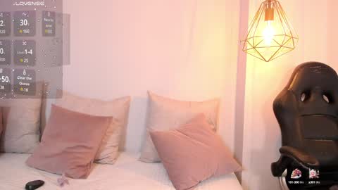 Snapshot of _vix555_ chatting on December 21, 12:42 am Vix online show from December 21, 12:42 am