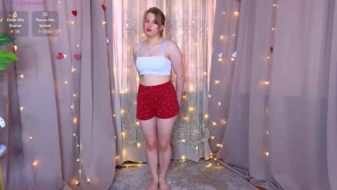 Snapshot of _watchmesmile_ chatting on March 19, 4:27 am _watchmesmile_ online show from March 19, 4:27 am