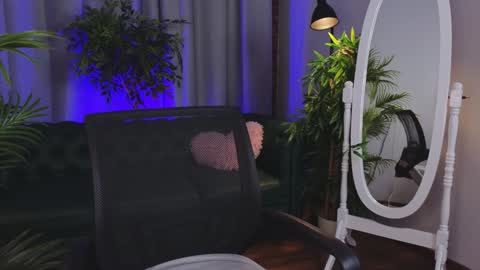 Wendy online show from December 14, 4:52 pm