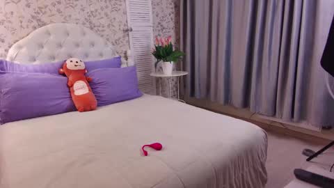 Snapshot of _wendydarling_ chatting on October 10, 1:37 am Wendy online show from October 10, 1:37 am