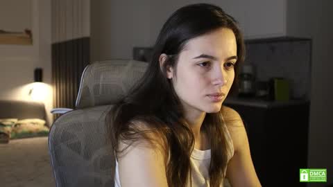 Snapshot of _whoareu_ chatting on November 26, 11:22 am Kristina online show from November 26, 11:22 am