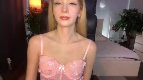 _wide_eyed_ online show from January 17, 9:07 pm